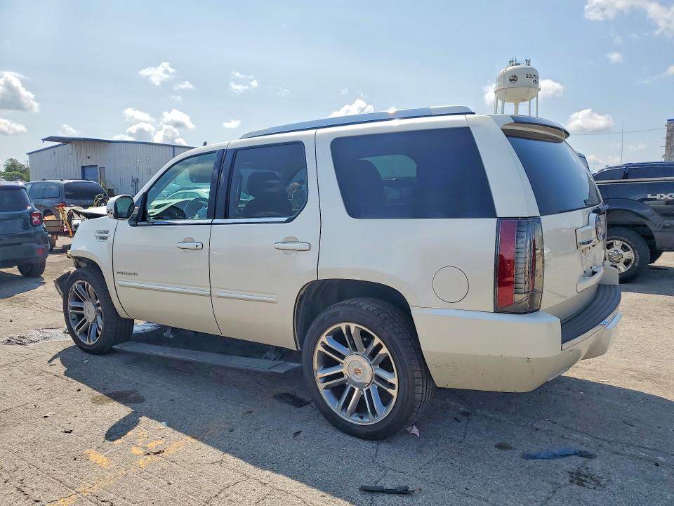 Photo 2 from auction – 2013 CADILLAC ESCALADE with VIN 1GYS4CEF1DR147404