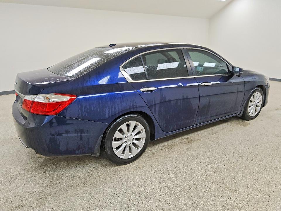 Photo 3 from auction – 2014 HONDA ACCORD with VIN 1HGCR2F85EA213900