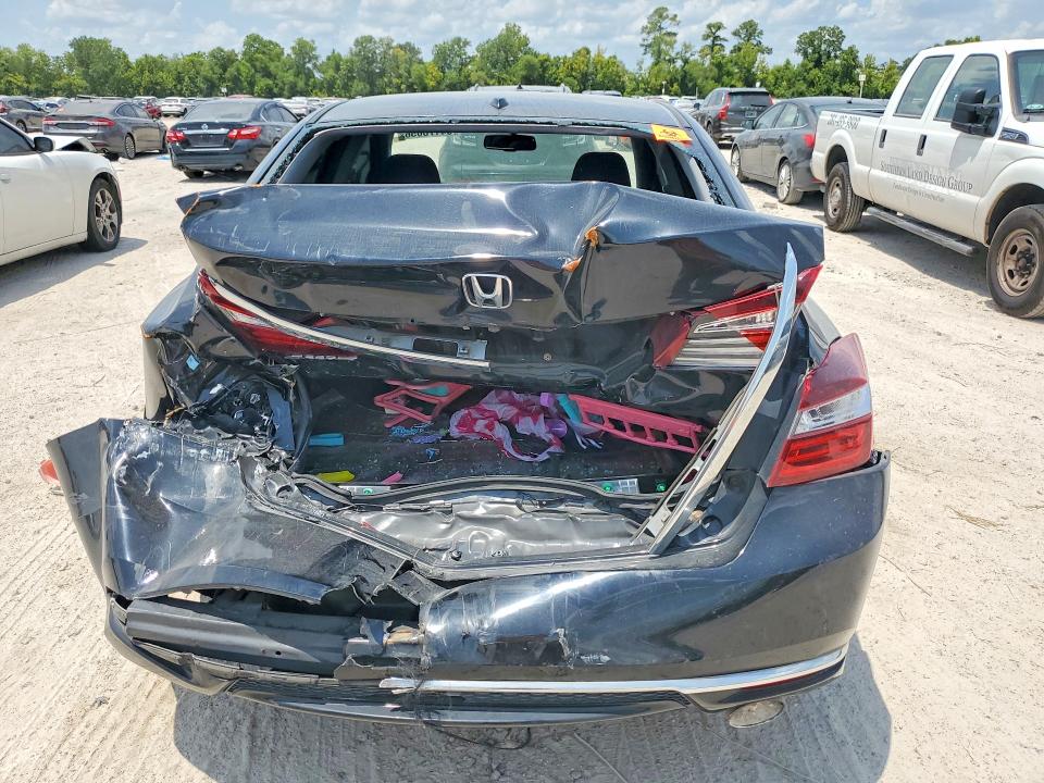 Photo 6 from auction – 2017 HONDA ACCORD with VIN 1HGCR2F81HA136995
