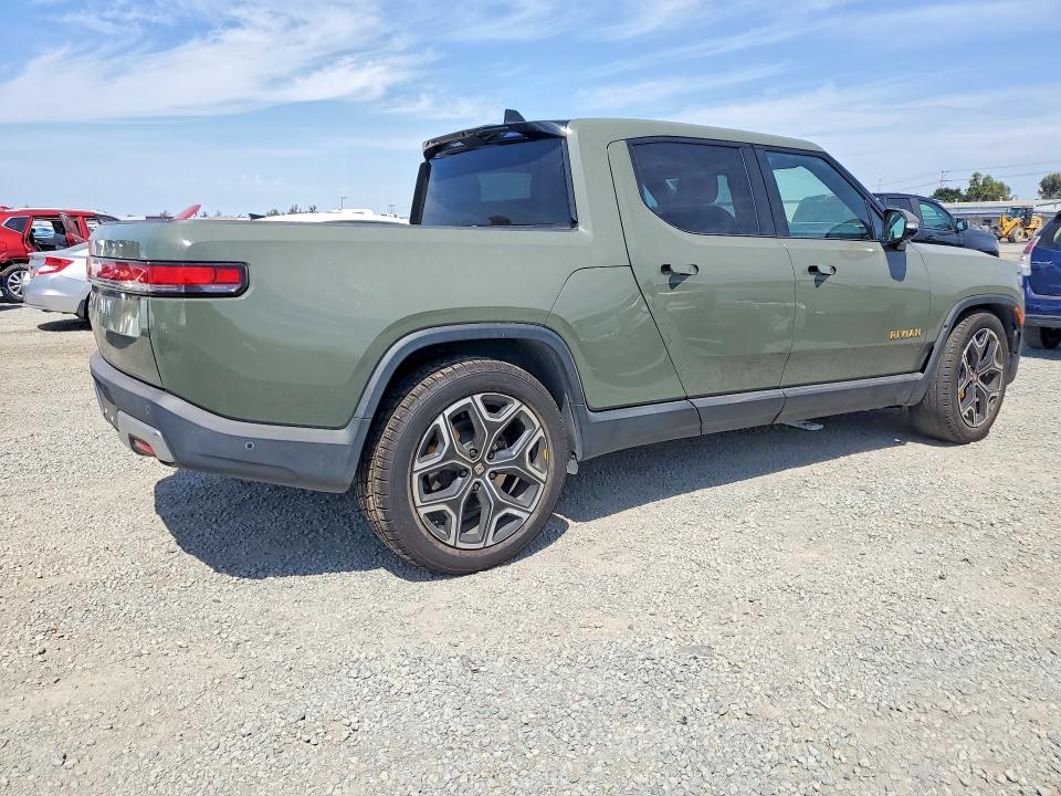 Photo 3 from auction – 2022 RIVIAN R1T with VIN 7FCTGAAL1NN004036