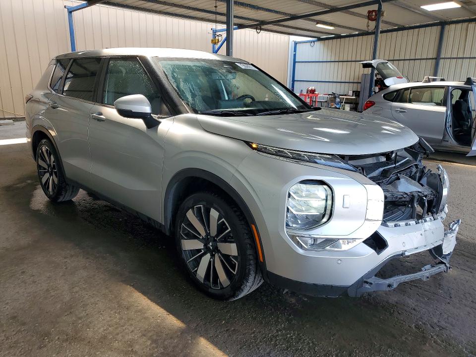 Photo 4 from auction – 2025 MITSUBISHI OUTLANDER with VIN JA4J4VA8XSZ058720
