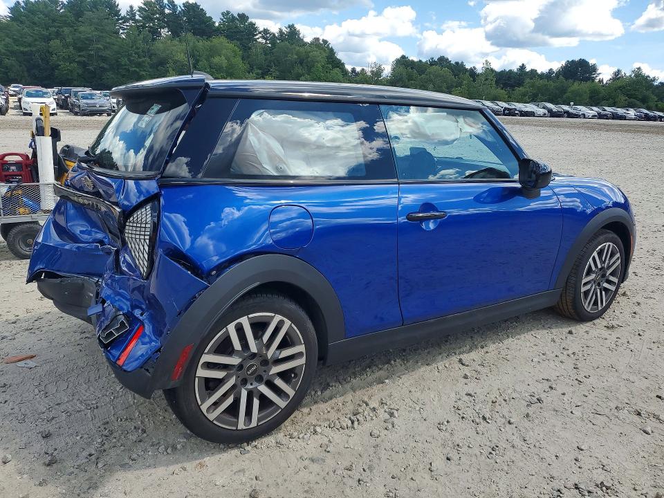 Снимка 3 от търг – 2025 MINI COOPER с VIN WMW13GD08S2X52192
