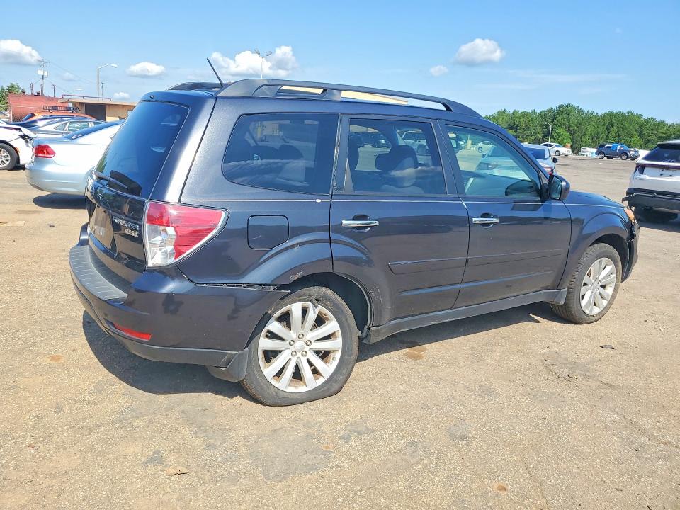 Photo 3 from auction – 2013 SUBARU FORESTER with VIN JF2SHADC0DH401956