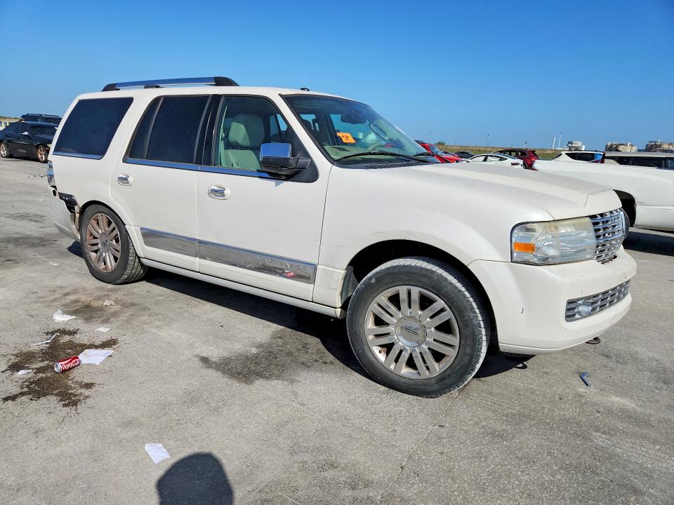 Photo 4 from auction – 2011 LINCOLN NAVIGATOR with VIN 5LMJJ2H56BEJ07016