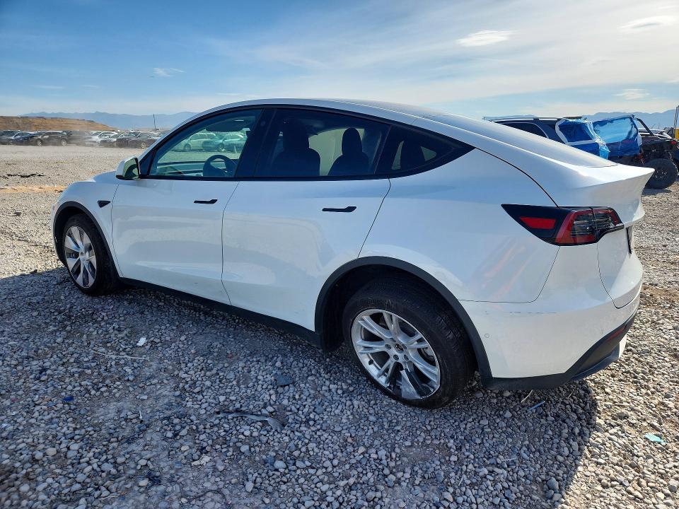 Photo 2 from auction – 2022 TESLA MODEL Y with VIN 7SAYGDEE6NF358225
