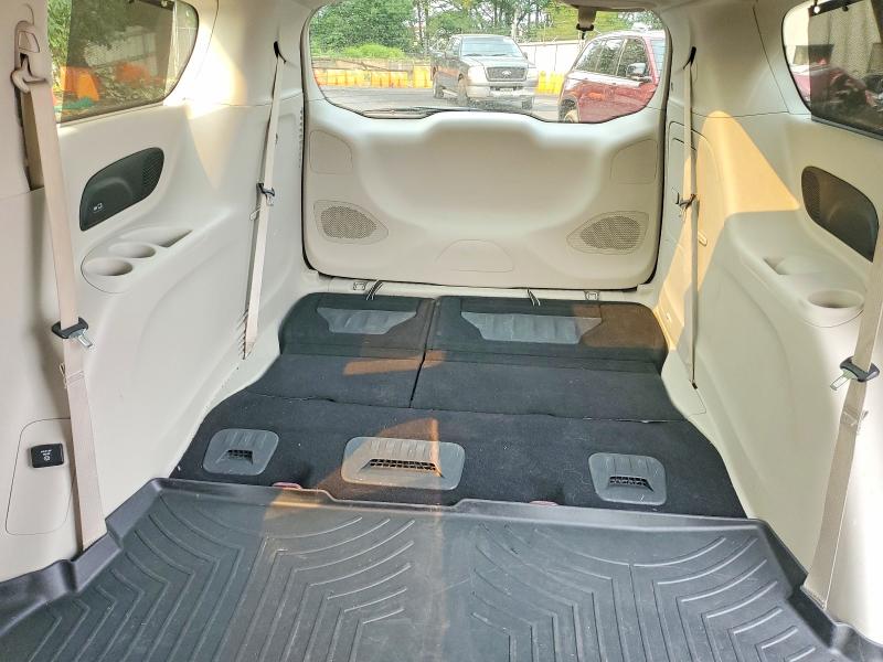 Photo 10 from auction – 2017 CHRYSLER PACIFICA with VIN 2C4RC1N77HR798329
