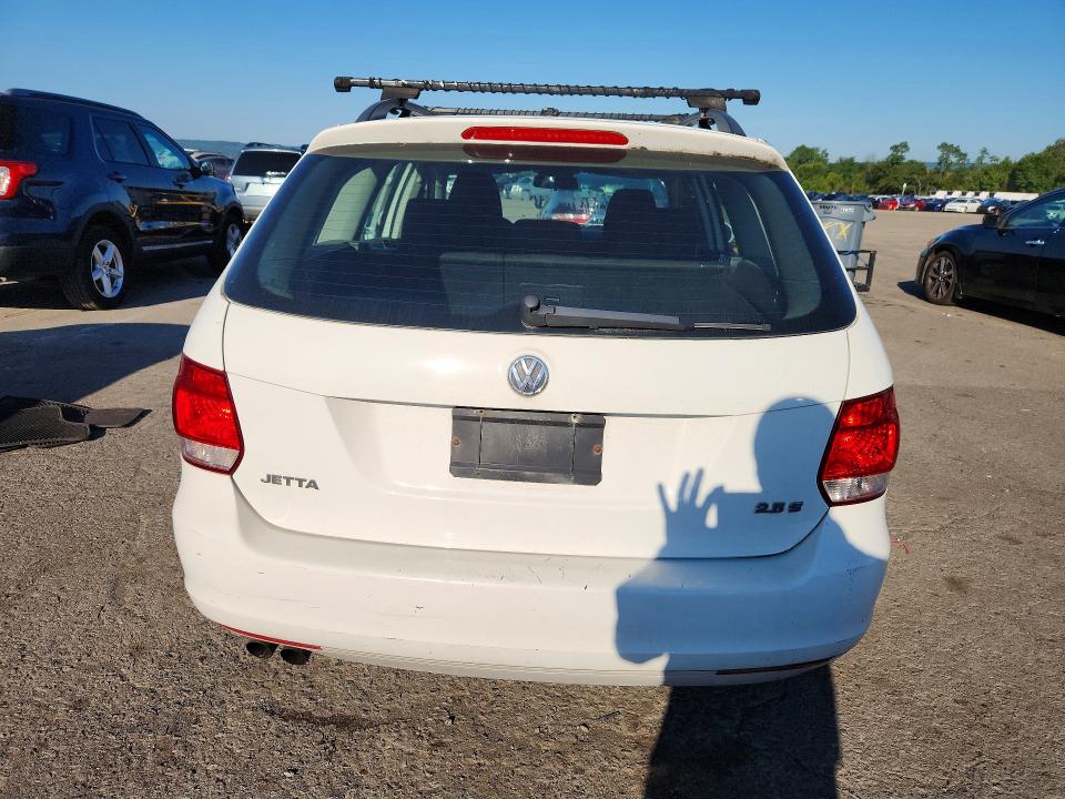 Photo 6 from auction – 2011 VOLKSWAGEN JETTA with VIN 3VWKZ7AJ6BM664668