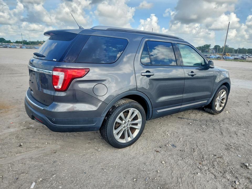 Photo 3 from auction – 2018 FORD EXPLORER with VIN 1FM5K7D88JGB26913
