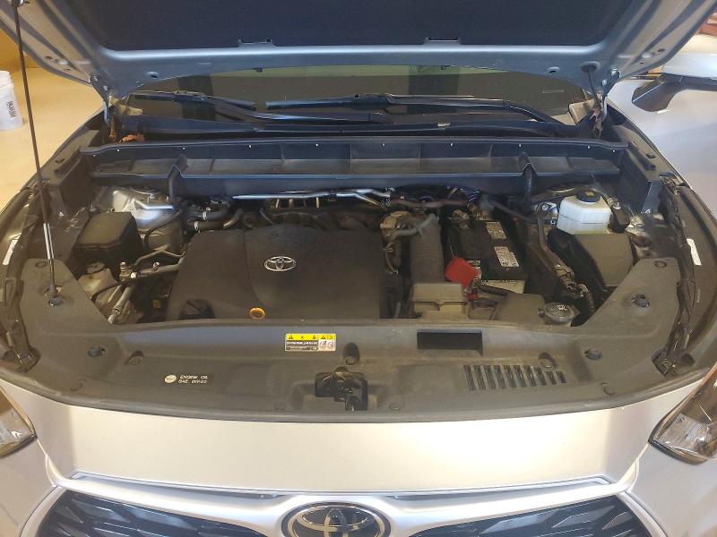 Photo 12 from auction – 2022 TOYOTA HIGHLANDER with VIN 5TDBZRBHXNS560666