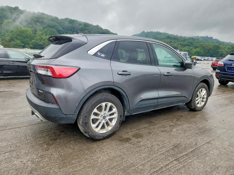 Photo 3 from auction – 2022 FORD ESCAPE with VIN 1FMCU9G65NUB93614