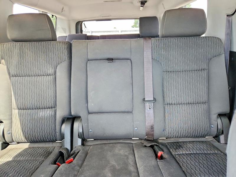 Photo 10 from auction – 2016 CHEVROLET SUBURBAN with VIN 1GNSCGKC5GR459439