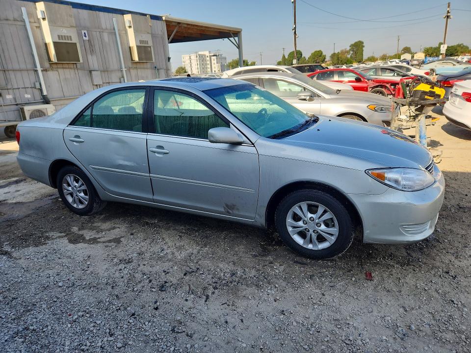 Photo 4 from auction – 2005 TOYOTA CAMRY with VIN 4T1BF32K05U102062