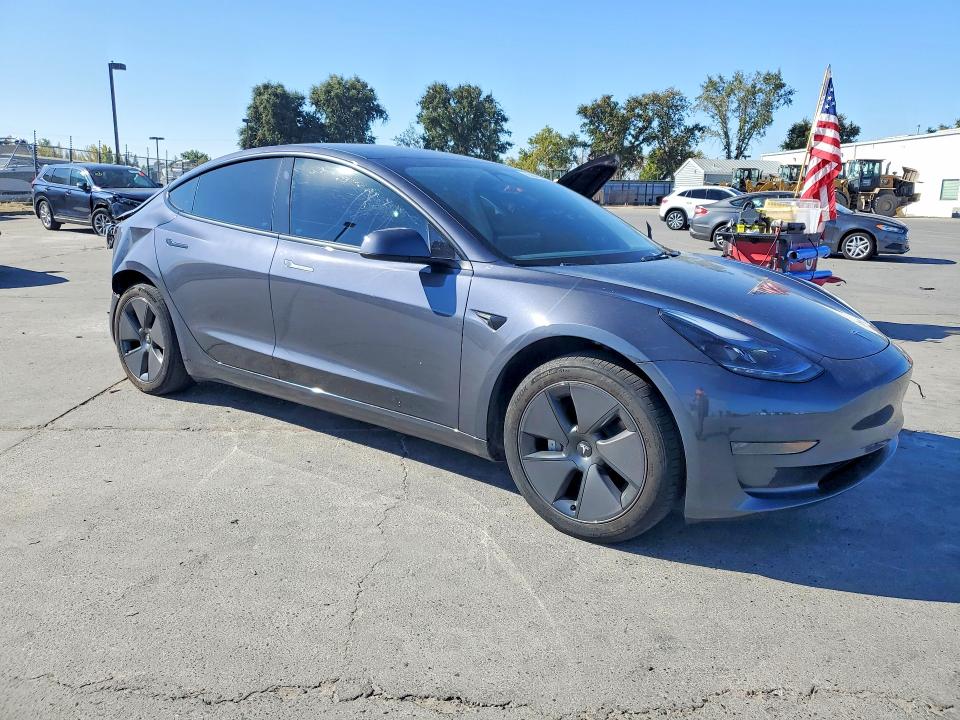 Снимка 4 от търг – 2023 TESLA MODEL 3 с VIN 5YJ3E1EA4PF624479