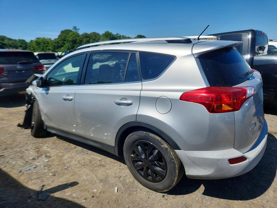 Photo 2 from auction – 2015 TOYOTA RAV4 with VIN JTMBFREV2FJ050238