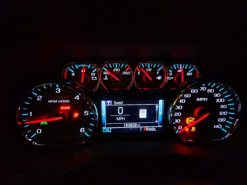 Photo 9 from auction – 2019 CHEVROLET SUBURBAN with VIN 1GNSKHKC8KR215429