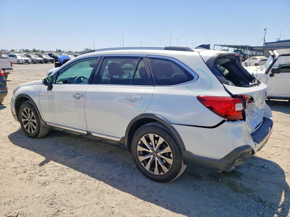 Photo 2 from auction – 2018 SUBARU OUTBACK with VIN 4S4BSETC1J3205456