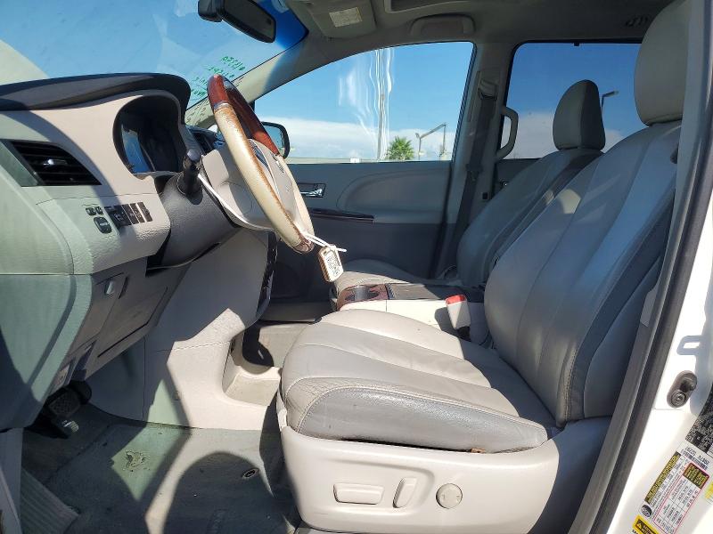 Photo 7 from auction – 2014 TOYOTA SIENNA with VIN 5TDYK3DC8ES415414