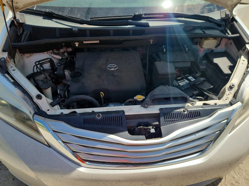 Photo 12 from auction – 2015 TOYOTA SIENNA with VIN 5TDYK3DC8FS622273