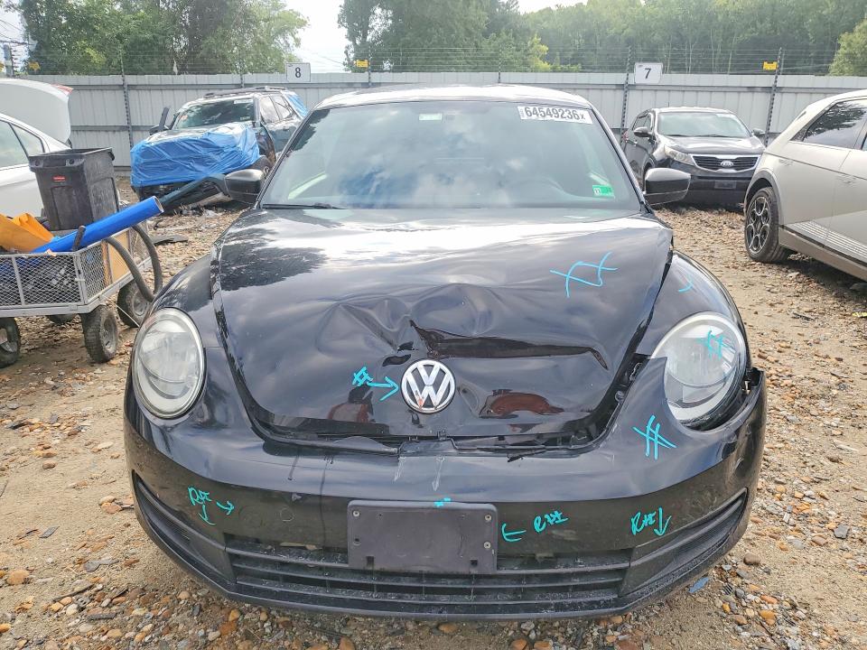 Photo 5 from auction – 2015 VOLKSWAGEN BEETLE with VIN 3VWF17AT7FM631842