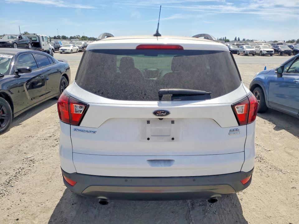 Photo 6 from auction – 2019 FORD ESCAPE with VIN 1FMCU0HD1KUA47621