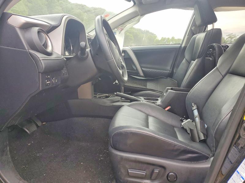Снимка 7 от търг – 2017 TOYOTA RAV4 с VIN 2T3DFREV7HW629951