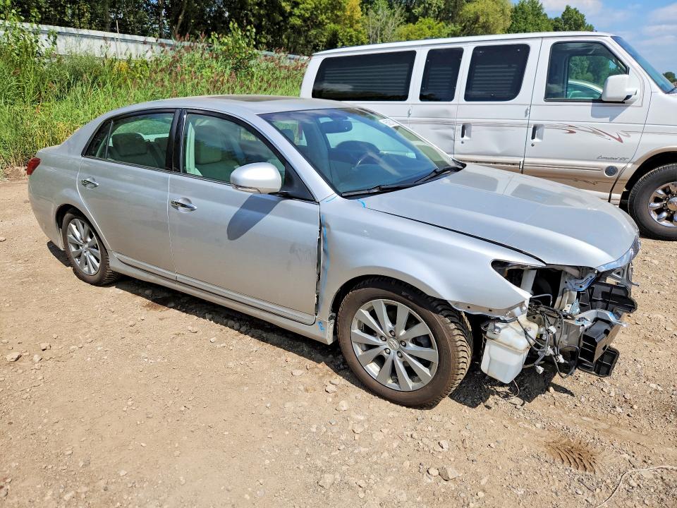 Photo 4 from auction – 2011 TOYOTA AVALON with VIN 4T1BK3DB0BU393652