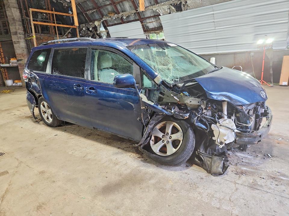 Photo 4 from auction – 2012 TOYOTA SIENNA with VIN 5TDKK3DC7CS196402