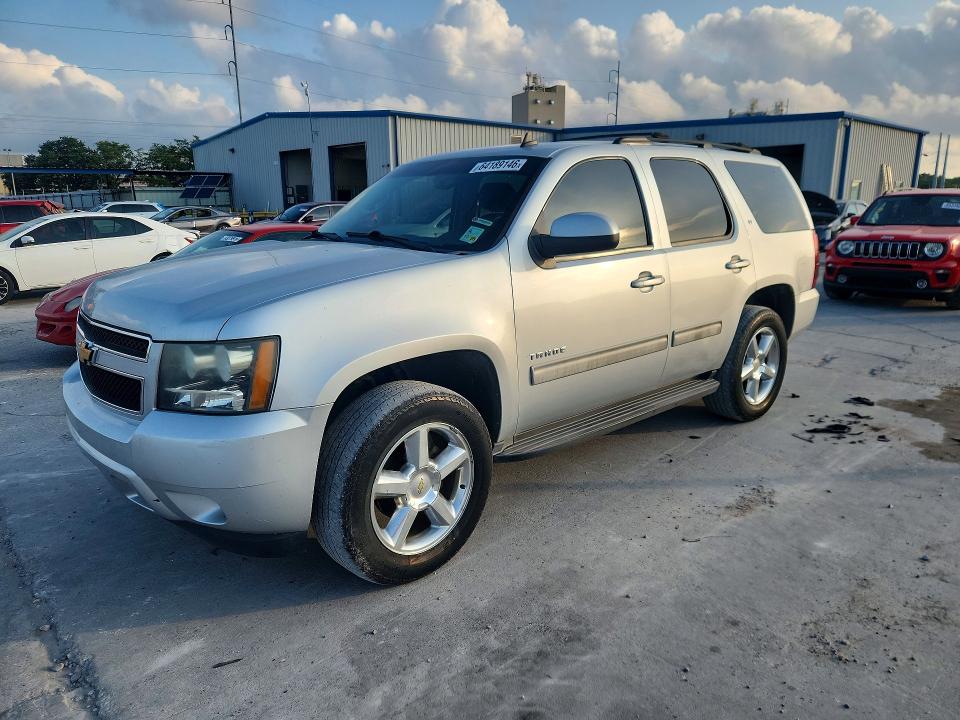 CHEVROLET TAHOE 2014 с VIN 1GNSCBE07ER180401 - Снимка от търг