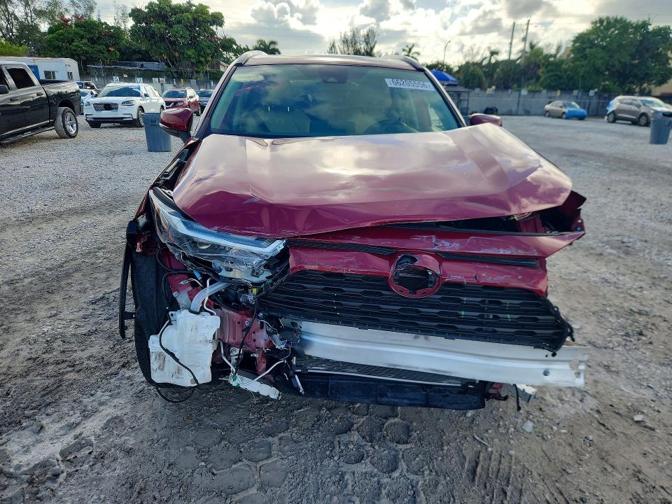 Photo 5 from auction – 2023 TOYOTA RAV4 with VIN JTMB6RFV1PD106717