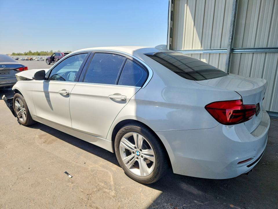 Zdjęcie 2 z aukcji – 2018 BMW 330 z VIN WBA8B9G59JNU57880