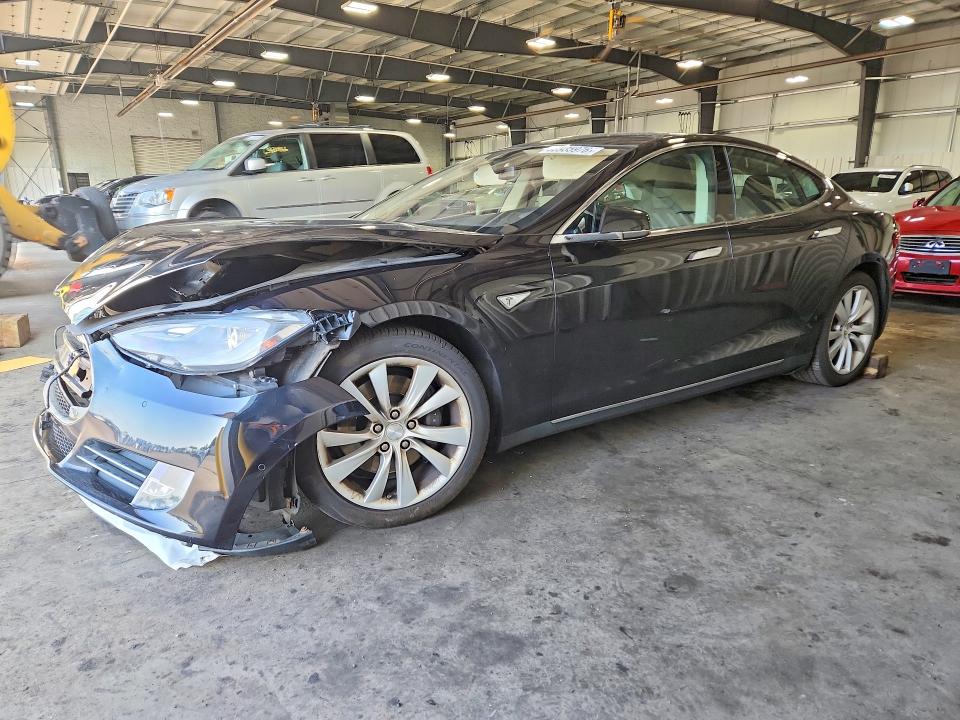 TESLA MODEL S 2015 with VIN 5YJSA1E27FF109104 - Photo from auction