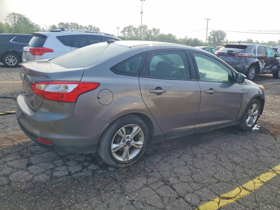 Photo 3 from auction – 2014 FORD FOCUS with VIN 1FADP3F20EL275791