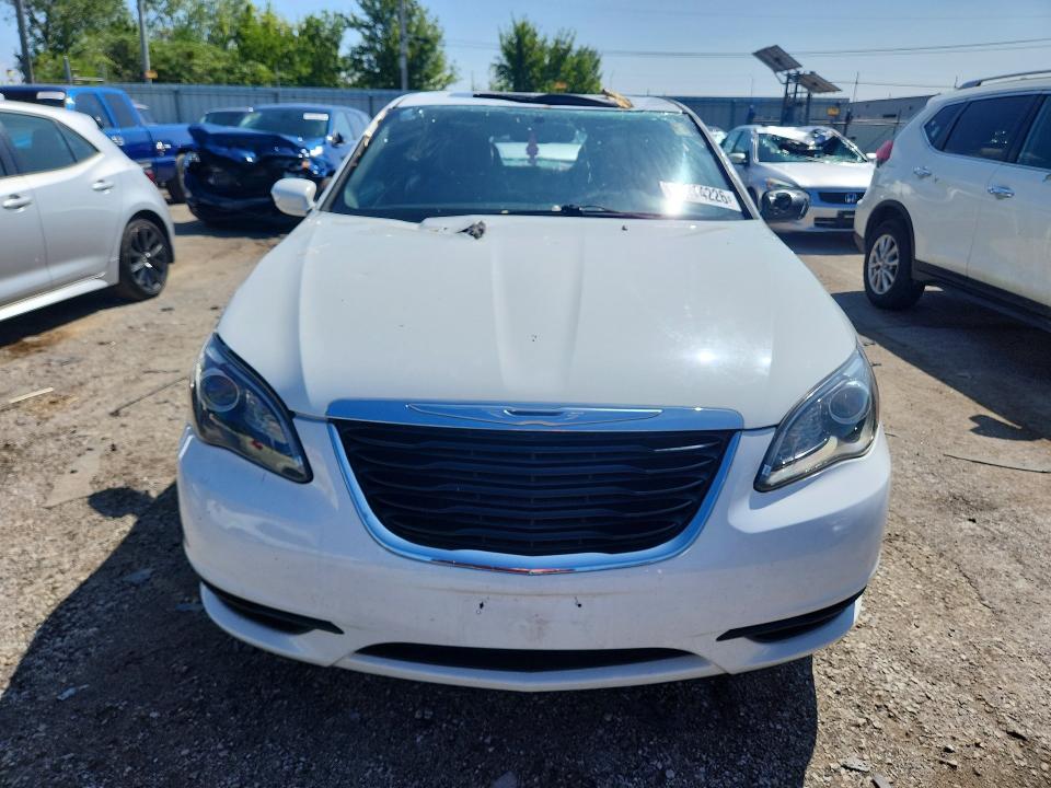 Снимка 5 от търг – 2013 CHRYSLER 200 с VIN 1C3CCBCG9DN689123