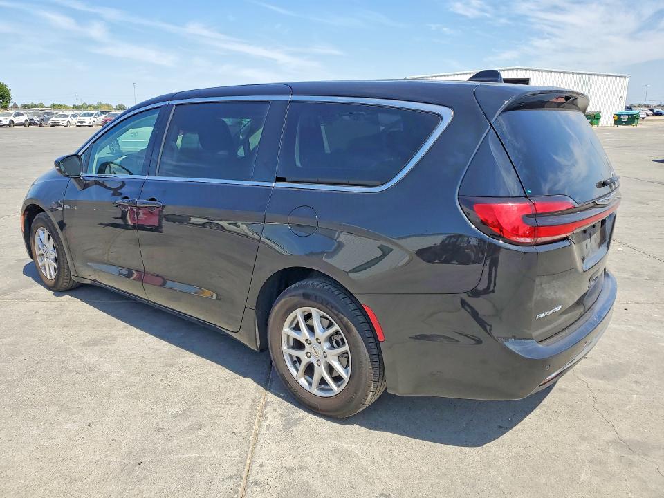 Фото 2 с аукциона – 2023 CHRYSLER PACIFICA с VIN 2C4RC1BG3PR550422