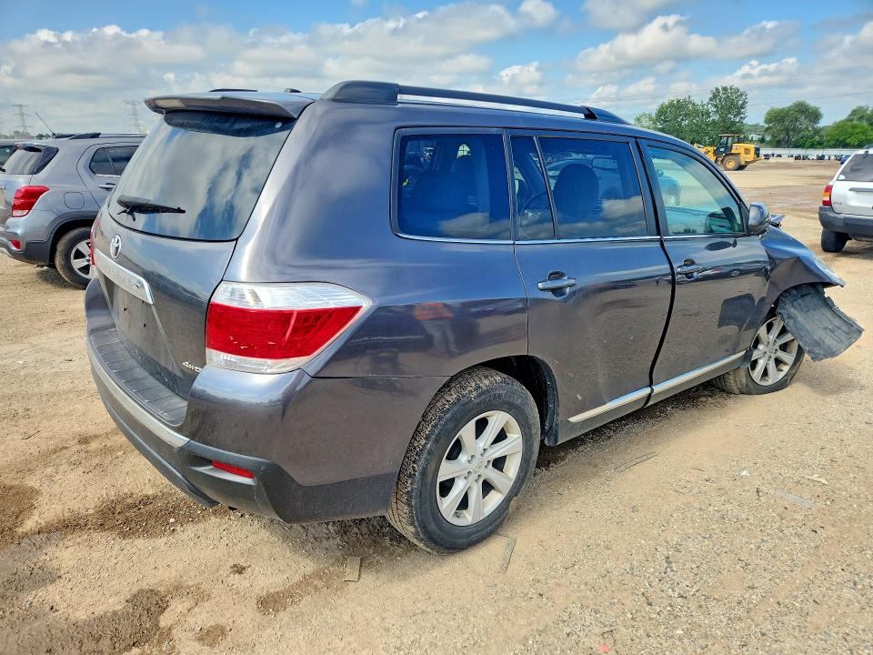 Photo 3 from auction – 2012 TOYOTA HIGHLANDER with VIN 5TDBK3EH6CS164566