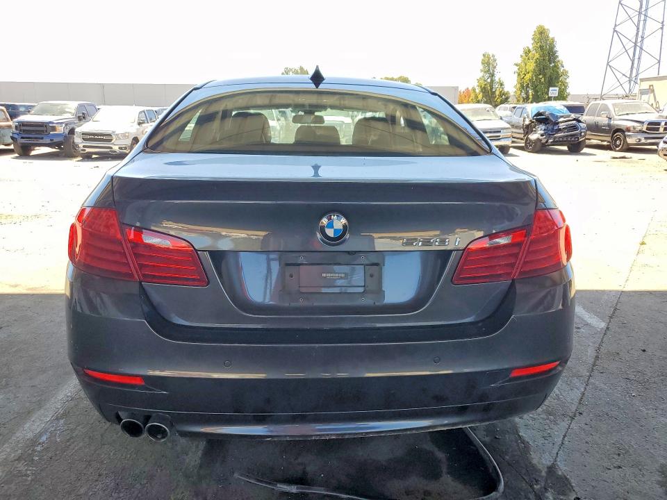 Photo 6 from auction – 2016 BMW 528 with VIN WBA5A5C58GD525573