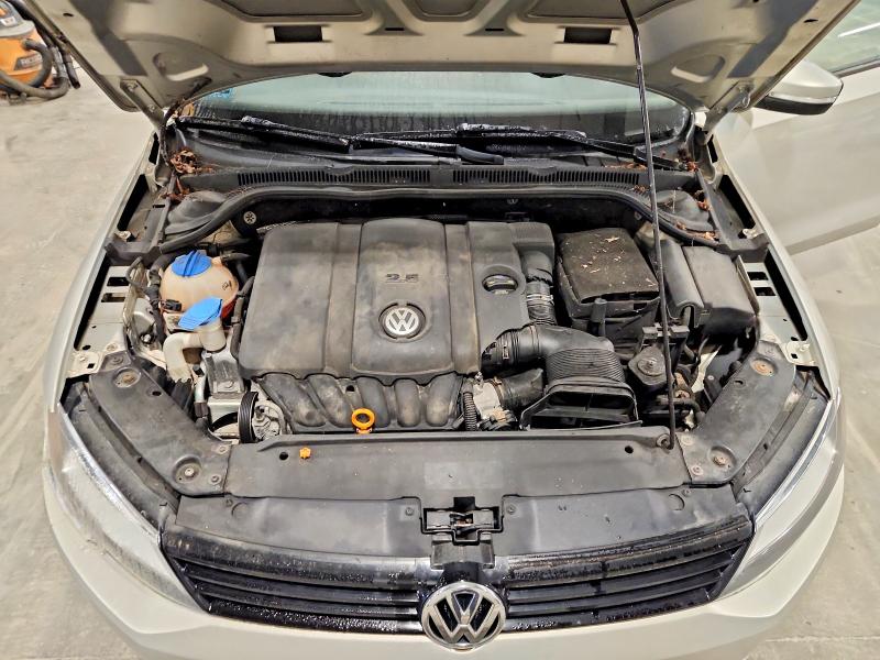 Photo 11 from auction – 2011 VOLKSWAGEN JETTA with VIN 3VWBX7AJ3BM353219