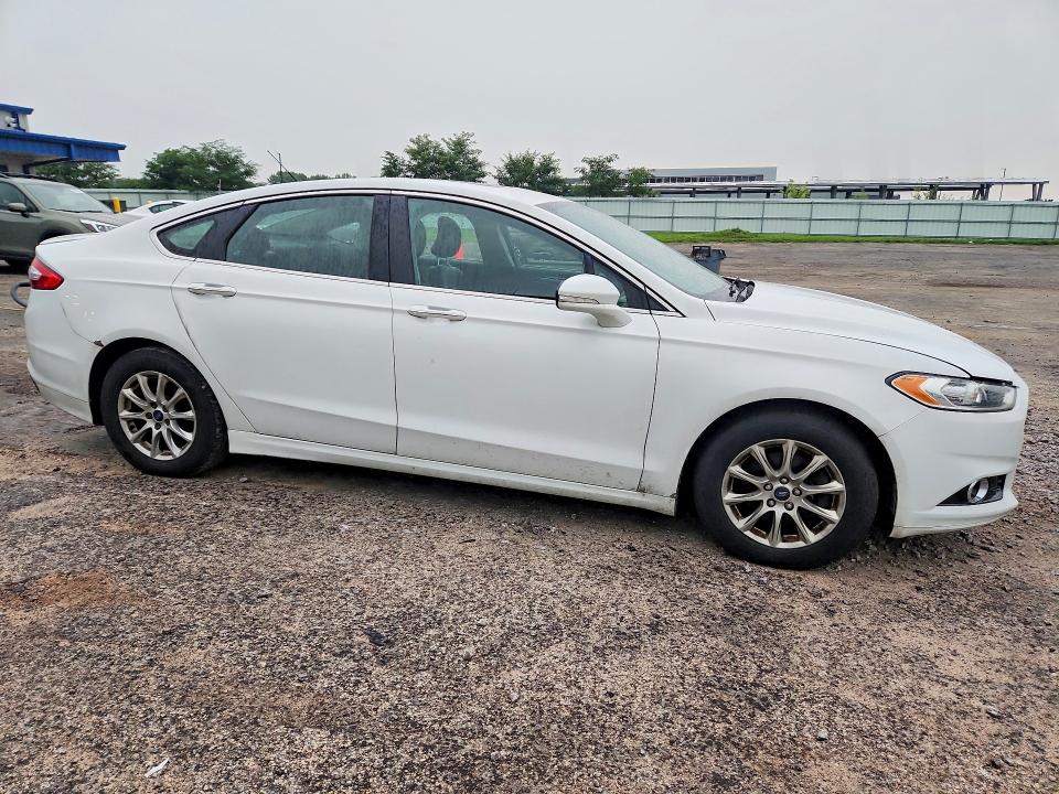 Photo 4 from auction – 2015 FORD FUSION with VIN 3FA6P0K92FR282335