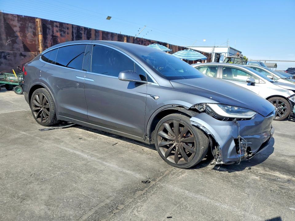 Photo 4 from auction – 2020 TESLA MODEL X with VIN 5YJXCDE27LF239008