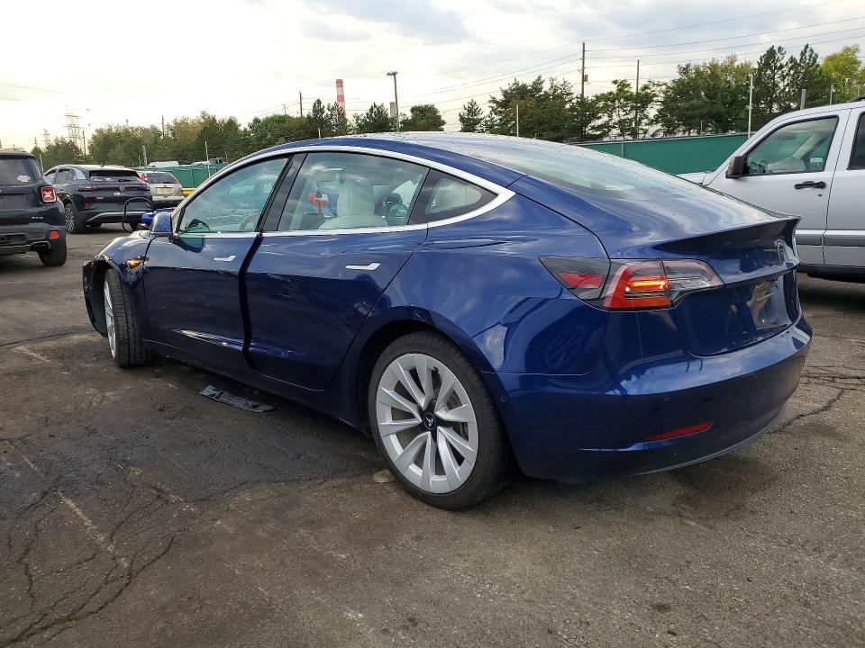 Foto 2 de la subasta – 2018 TESLA MODEL 3 con VIN 5YJ3E1EBXJF097838