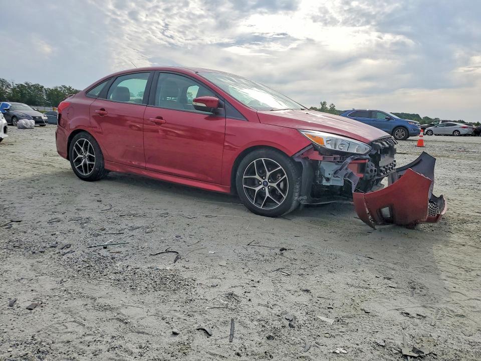 Photo 4 from auction – 2015 FORD FOCUS with VIN 1FADP3F2XFL238331