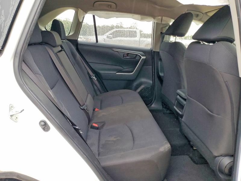 Photo 11 from auction – 2019 TOYOTA RAV4 with VIN JTMH1RFVXKD517275