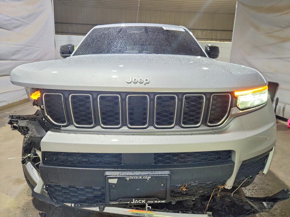 Снимка 5 от търг – 2024 JEEP GRAND CHEROKEE с VIN 1C4RJKAG6R8581014