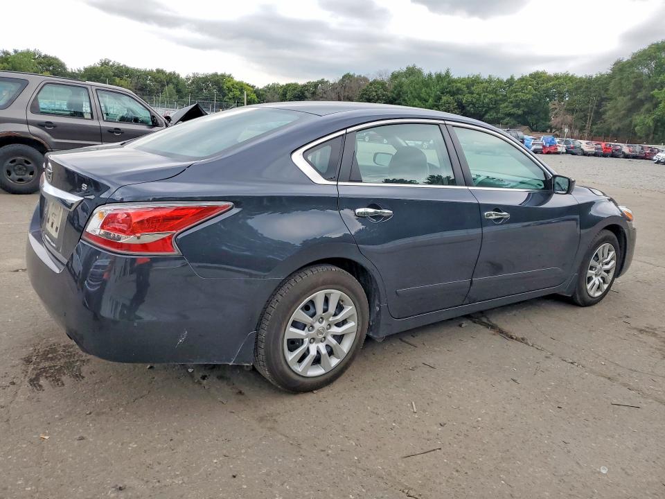 Photo 3 from auction – 2015 NISSAN ALTIMA with VIN 1N4AL3AP2FC184623