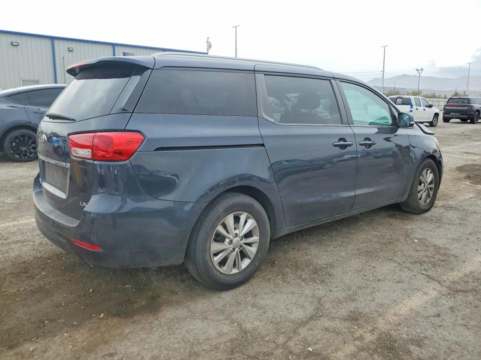 Photo 3 from auction – 2017 KIA SEDONA with VIN KNDMB5C13H6247907