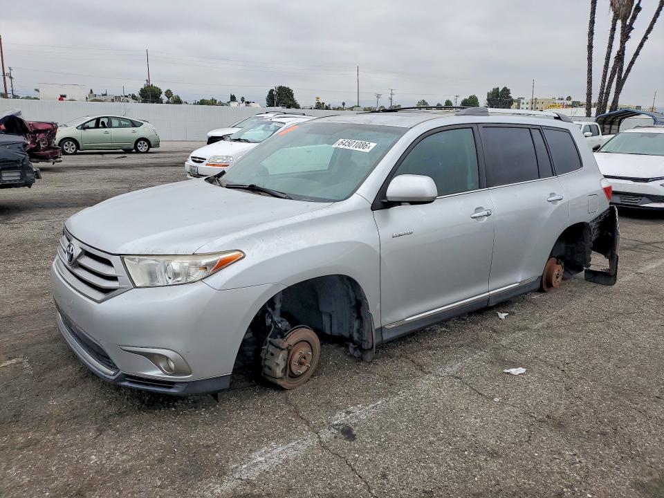 TOYOTA HIGHLANDER 2013 with VIN 5TDDK3EH8DS251475 - Photo from auction