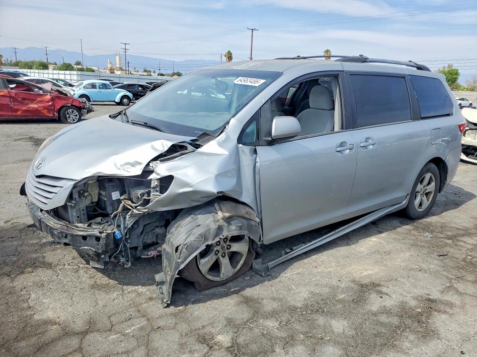 Photo 1 from auction – 2015 TOYOTA SIENNA with VIN 5TDKK3DC2FS606625