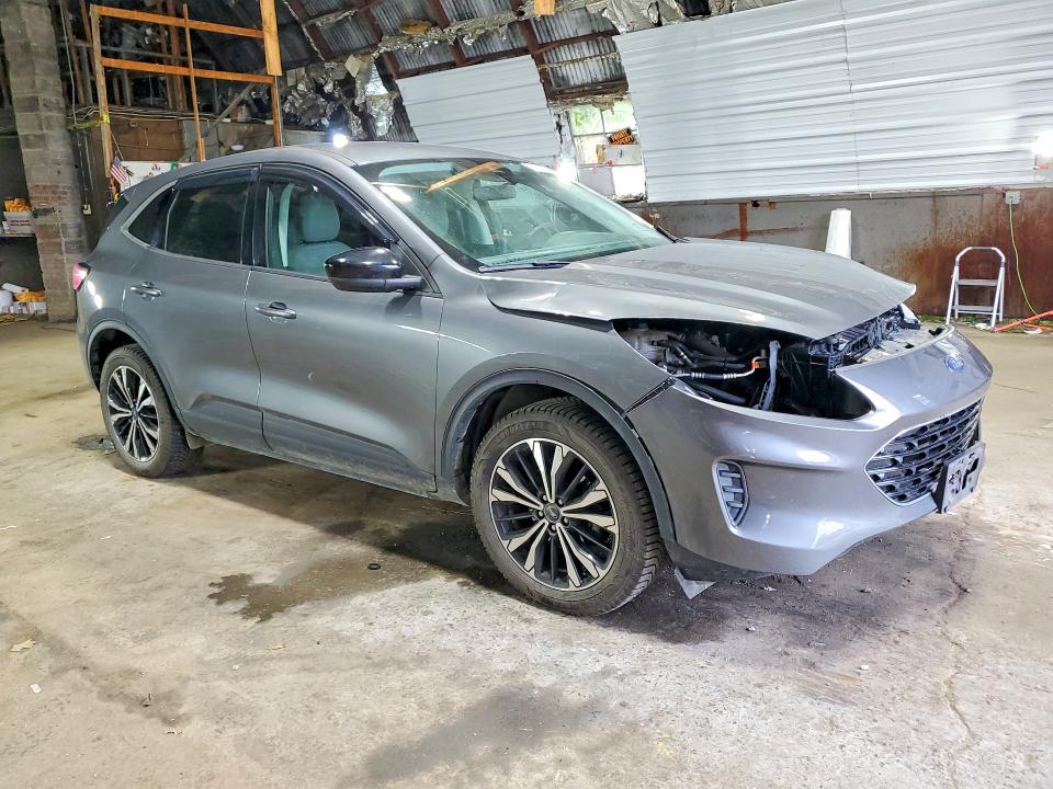 Photo 4 from auction – 2021 FORD ESCAPE with VIN 1FMCU9G60MUA09890