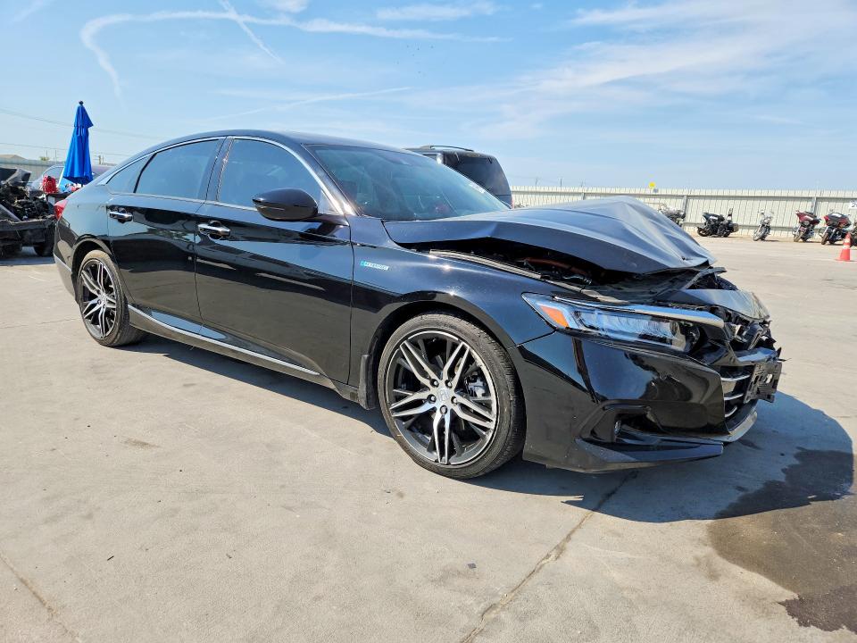 Снимка 4 от търг – 2022 HONDA ACCORD с VIN 1HGCV3F98NA040190