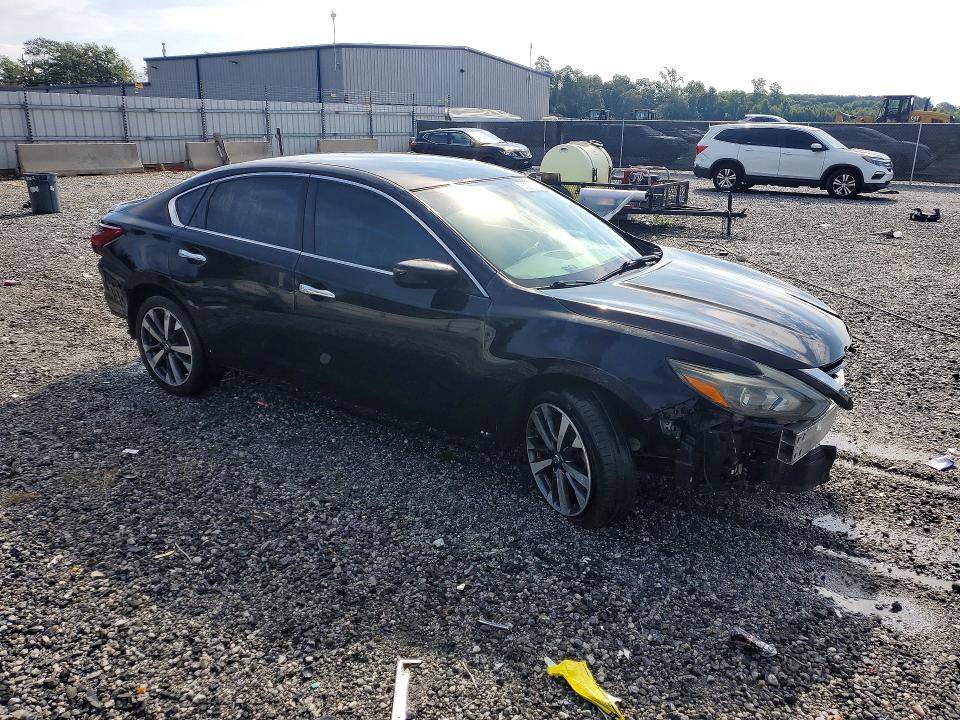 Photo 4 from auction – 2017 NISSAN ALTIMA with VIN 1N4AL3AP4HC471612